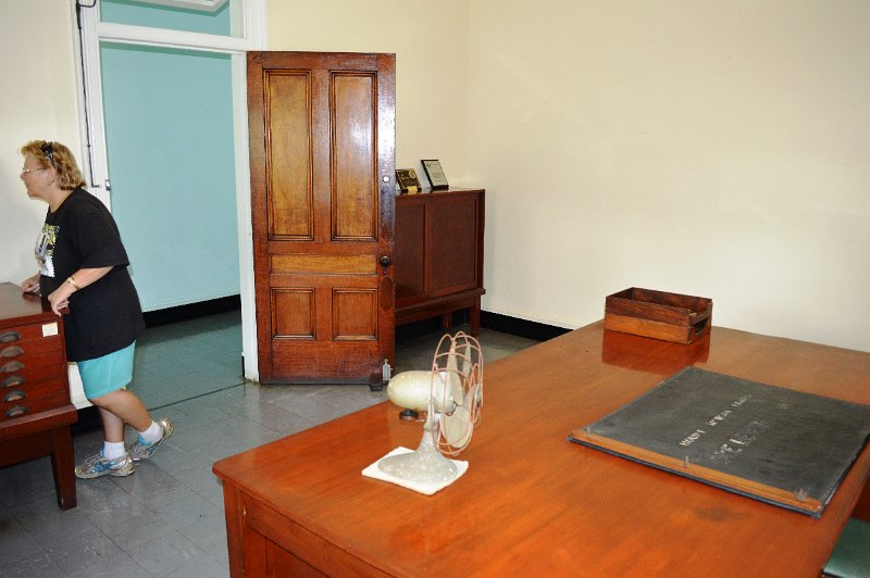 07MtMorgan (68).JPG - Mount Morgan mine - office